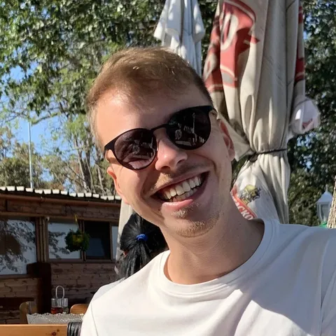 Давид Бетов